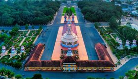 Capture the authentic charm of Cao Dai Holy See’s lush scene